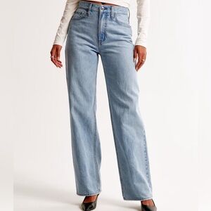 Abercrombie & Fitch The Loose High rise light wash wide leg jeans size 28/6